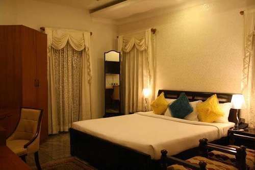 United-21 Grassland Hotel Bagori Exterior photo